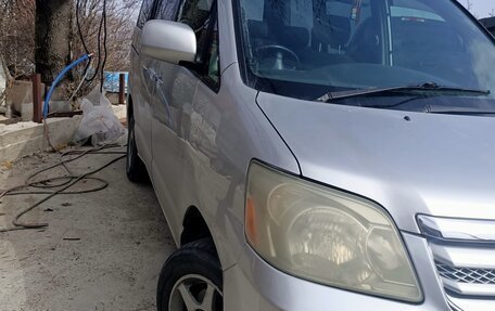 Toyota Noah III, 2007 год, 980 000 рублей, 8 фотография