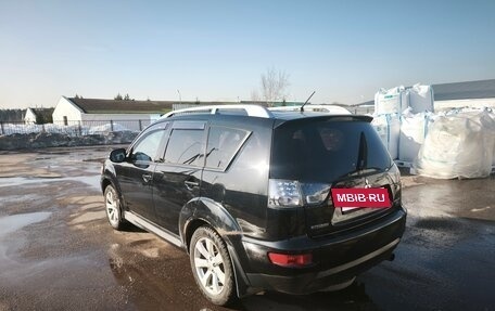 Mitsubishi Outlander III рестайлинг 3, 2010 год, 999 999 рублей, 4 фотография