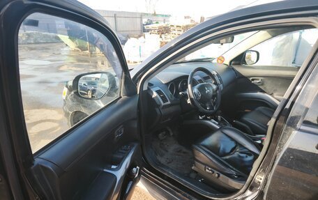 Mitsubishi Outlander III рестайлинг 3, 2010 год, 999 999 рублей, 7 фотография