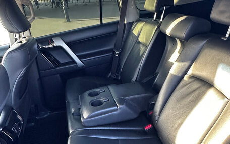 Toyota Land Cruiser Prado 150 рестайлинг 2, 2014 год, 5 350 000 рублей, 13 фотография