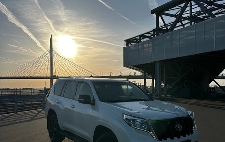 Toyota Land Cruiser Prado 150 рестайлинг 2, 2014 год, 5 350 000 рублей, 6 фотография