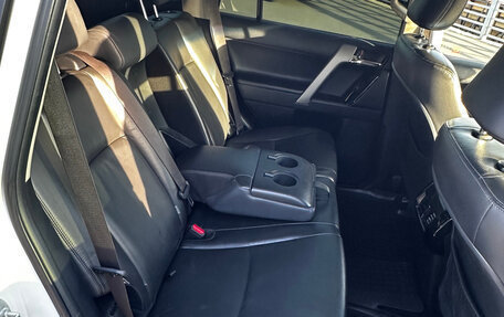 Toyota Land Cruiser Prado 150 рестайлинг 2, 2014 год, 5 350 000 рублей, 16 фотография