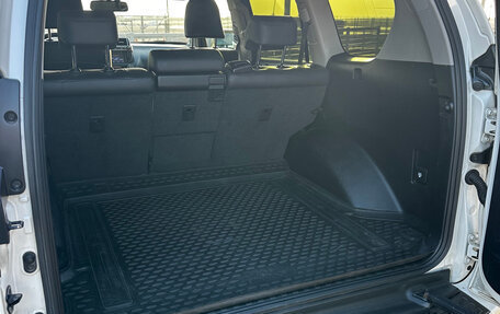 Toyota Land Cruiser Prado 150 рестайлинг 2, 2014 год, 5 350 000 рублей, 23 фотография