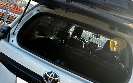 Toyota Land Cruiser Prado 150 рестайлинг 2, 2014 год, 5 350 000 рублей, 24 фотография