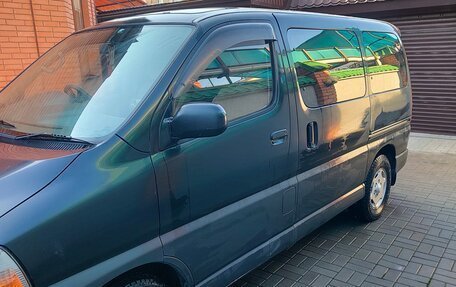 Toyota Grand HiAce I, 2001 год, 1 200 000 рублей, 2 фотография