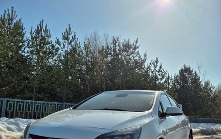 Opel Astra J, 2013 год, 730 000 рублей, 3 фотография