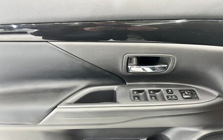 Mitsubishi Outlander III рестайлинг 3, 2022 год, 2 260 000 рублей, 9 фотография