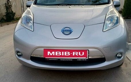 Nissan Leaf I, 2013 год, 850 000 рублей, 2 фотография