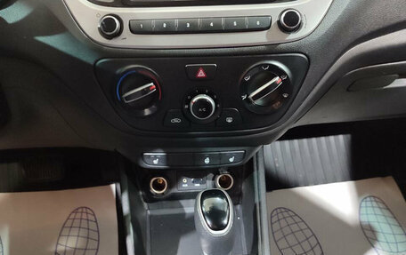 Hyundai Solaris II рестайлинг, 2018 год, 1 350 000 рублей, 13 фотография