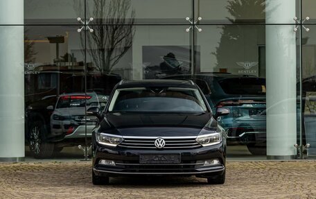 Volkswagen Passat B8 рестайлинг, 2019 год, 1 795 000 рублей, 2 фотография