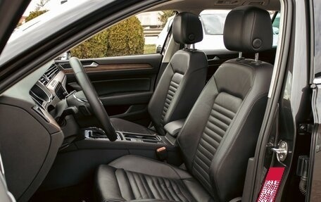 Volkswagen Passat B8 рестайлинг, 2019 год, 1 795 000 рублей, 11 фотография