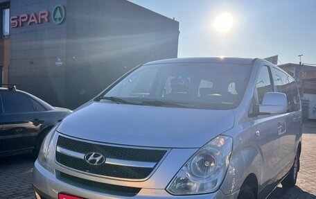 Hyundai Grand Starex Grand Starex I рестайлинг 2, 2010 год, 1 600 000 рублей, 1 фотография