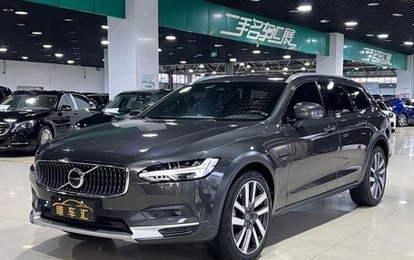 Volvo V90 Cross Country I рестайлинг, 2023 год, 6 199 000 рублей, 1 фотография