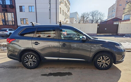 Mitsubishi Outlander III рестайлинг 3, 2016 год, 1 805 000 рублей, 1 фотография