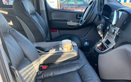 Hyundai Grand Starex Grand Starex I рестайлинг 2, 2010 год, 1 600 000 рублей, 6 фотография