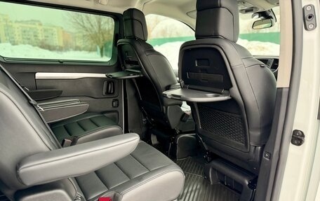 Opel Zafira Life I, 2022 год, 3 999 999 рублей, 16 фотография