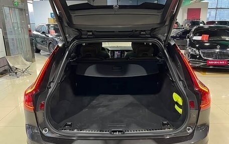 Volvo V90 Cross Country I рестайлинг, 2023 год, 6 199 000 рублей, 9 фотография