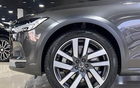 Volvo V90 Cross Country I рестайлинг, 2023 год, 6 199 000 рублей, 29 фотография