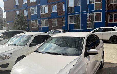 Volkswagen Polo VI (EU Market), 2011 год, 850 000 рублей, 2 фотография