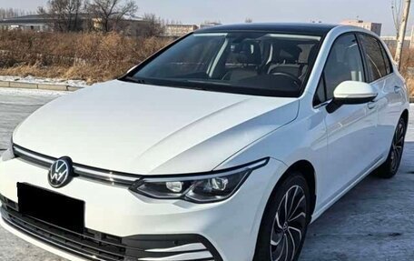 Volkswagen Golf VIII, 2022 год, 1 980 000 рублей, 2 фотография