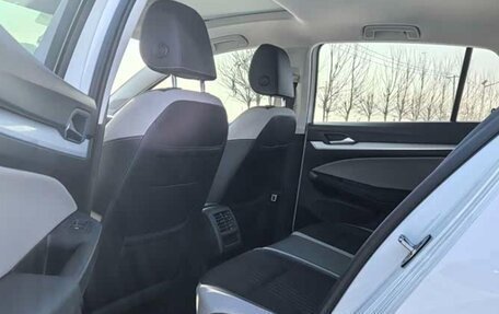 Volkswagen Golf VIII, 2022 год, 1 980 000 рублей, 18 фотография