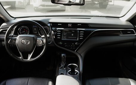 Toyota Camry, 2019 год, 2 750 000 рублей, 13 фотография