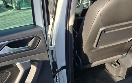 Volkswagen Tiguan II, 2018 год, 2 750 000 рублей, 13 фотография