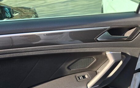 Volkswagen Tiguan II, 2018 год, 2 750 000 рублей, 14 фотография