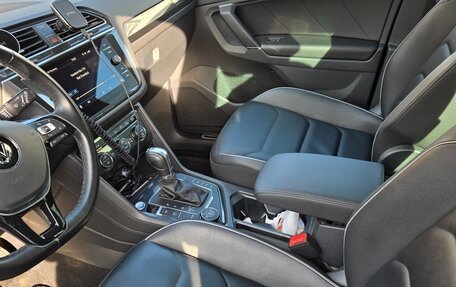 Volkswagen Tiguan II, 2018 год, 2 750 000 рублей, 17 фотография