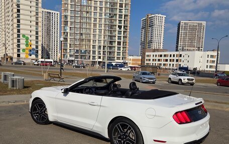 Ford Mustang VI рестайлинг, 2020 год, 2 450 000 рублей, 6 фотография