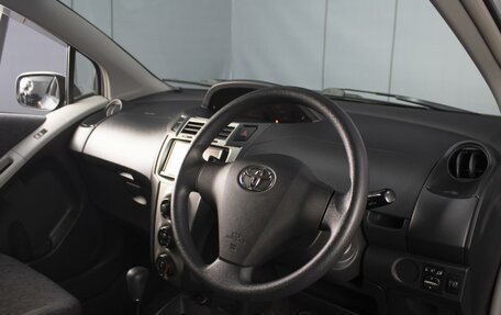 Toyota Vitz, 2010 год, 700 000 рублей, 12 фотография