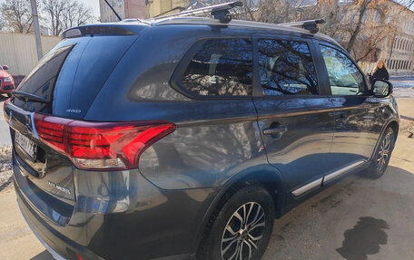 Mitsubishi Outlander III рестайлинг 3, 2016 год, 1 805 000 рублей, 7 фотография