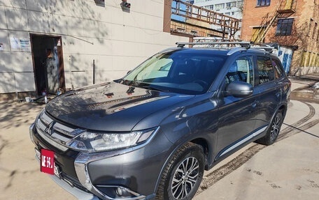 Mitsubishi Outlander III рестайлинг 3, 2016 год, 1 805 000 рублей, 6 фотография