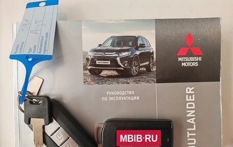 Mitsubishi Outlander III рестайлинг 3, 2016 год, 1 805 000 рублей, 19 фотография