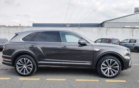 Bentley Bentayga I, 2025 год, 43 900 000 рублей, 2 фотография