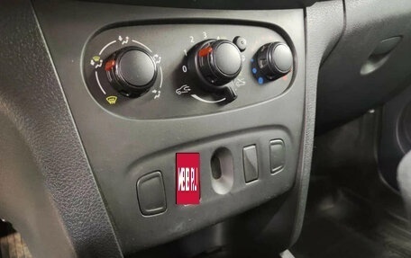 Renault Logan II, 2015 год, 520 150 рублей, 12 фотография
