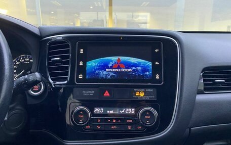 Mitsubishi Outlander III рестайлинг 3, 2017 год, 2 099 000 рублей, 18 фотография