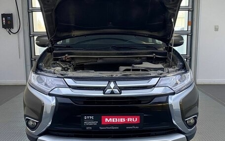 Mitsubishi Outlander III рестайлинг 3, 2017 год, 2 099 000 рублей, 11 фотография