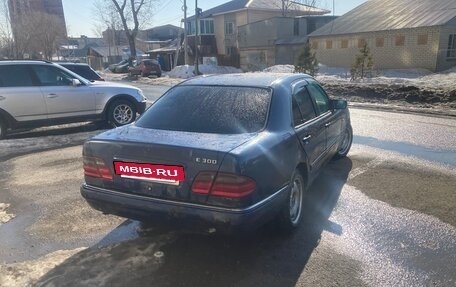 Mercedes-Benz E-Класс, 1996 год, 215 000 рублей, 7 фотография