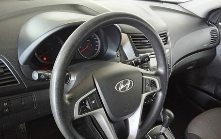 Hyundai Solaris II рестайлинг, 2011 год, 735 000 рублей, 12 фотография