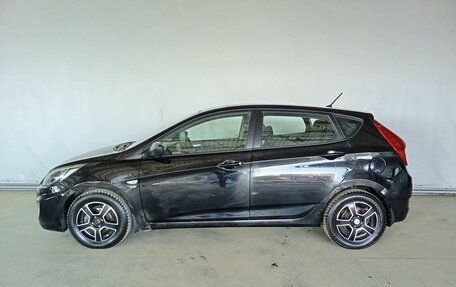 Hyundai Solaris II рестайлинг, 2011 год, 735 000 рублей, 4 фотография