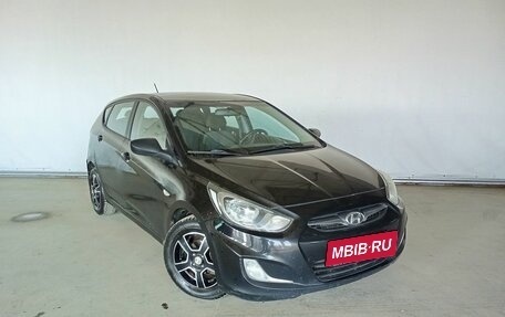 Hyundai Solaris II рестайлинг, 2011 год, 735 000 рублей, 3 фотография