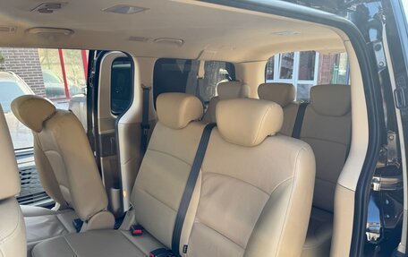 Hyundai H-1 II рестайлинг, 2018 год, 2 900 000 рублей, 13 фотография