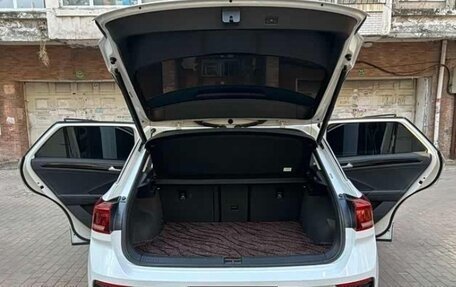 Volkswagen T-Roc I, 2022 год, 1 900 000 рублей, 6 фотография