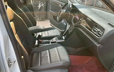 Volkswagen T-Roc I, 2022 год, 1 900 000 рублей, 14 фотография