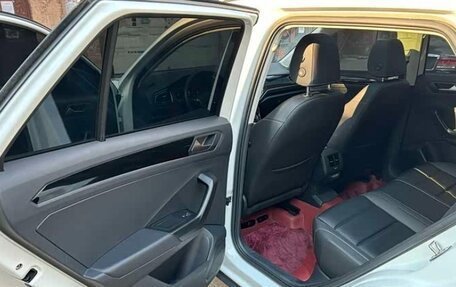 Volkswagen T-Roc I, 2022 год, 1 900 000 рублей, 11 фотография