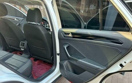 Volkswagen T-Roc I, 2022 год, 1 900 000 рублей, 15 фотография