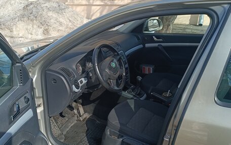 Skoda Octavia, 2011 год, 850 000 рублей, 17 фотография