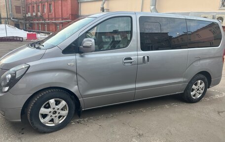 Hyundai Grand Starex Grand Starex I рестайлинг 2, 2012 год, 1 300 000 рублей, 2 фотография
