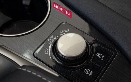 Lexus RX IV рестайлинг, 2018 год, 3 700 000 рублей, 18 фотография